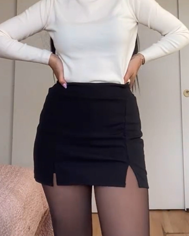 Falda corta con abertura delantera y forro