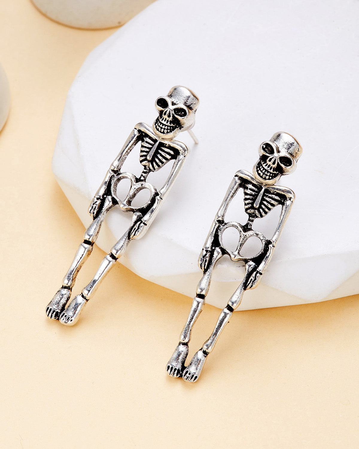 Pendientes de esqueleto de calavera oscura de Halloween