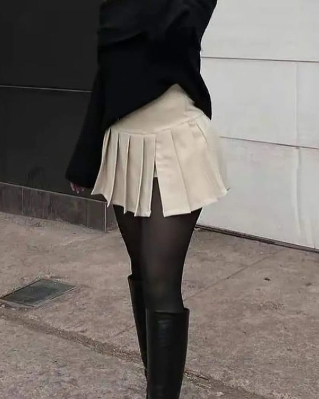 Falda corta plisada mini