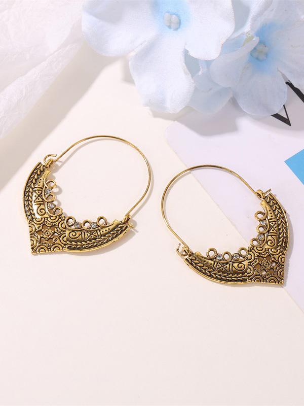 Pendientes huecos de amor con patrón vintage