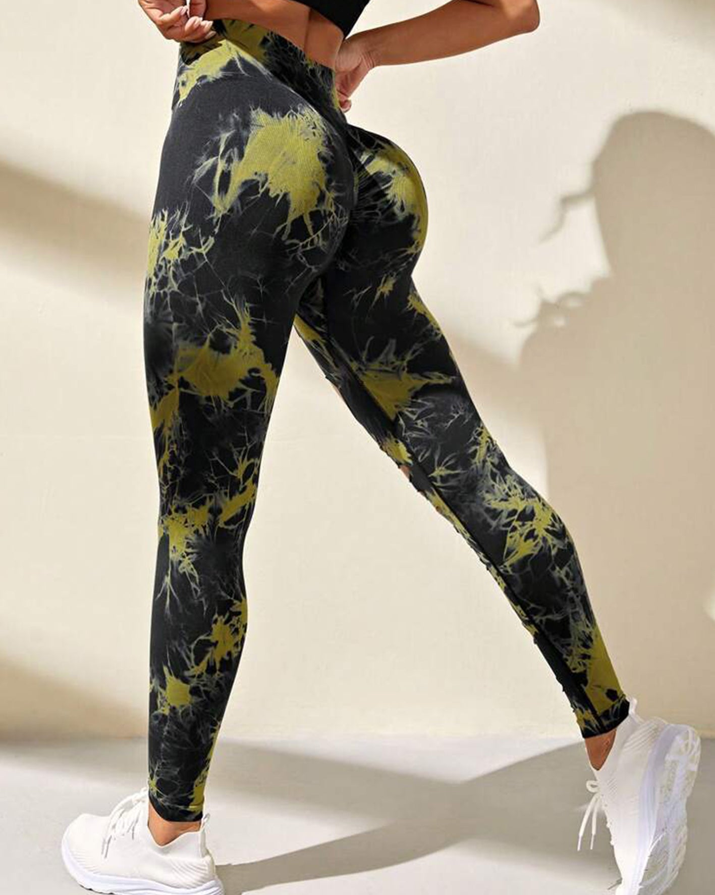 Pantalones de yoga con efecto tie-dye y cintura alta con abertura y levantamiento de cadera