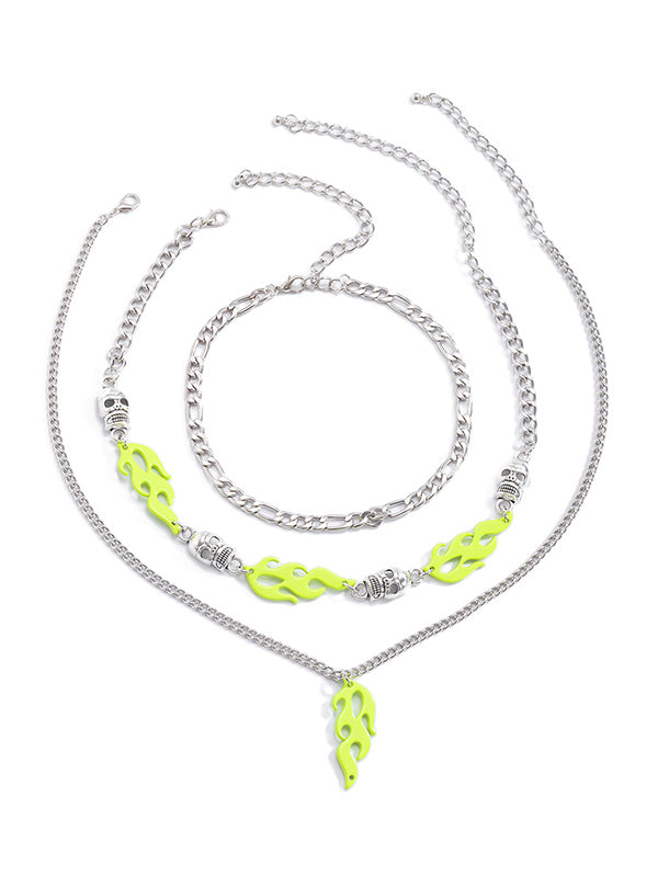 Collar multicapa geométrico con calavera de llama fluorescente