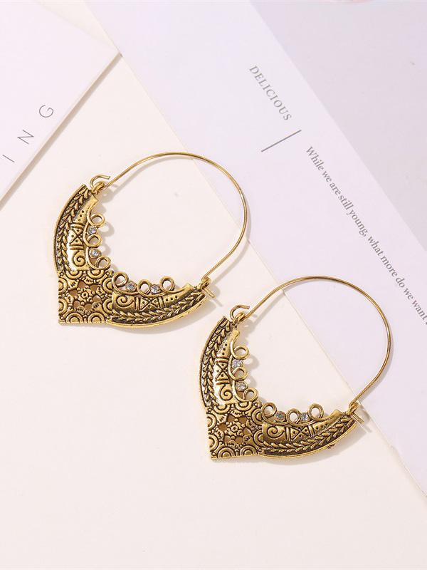 Pendientes huecos de amor con patrón vintage