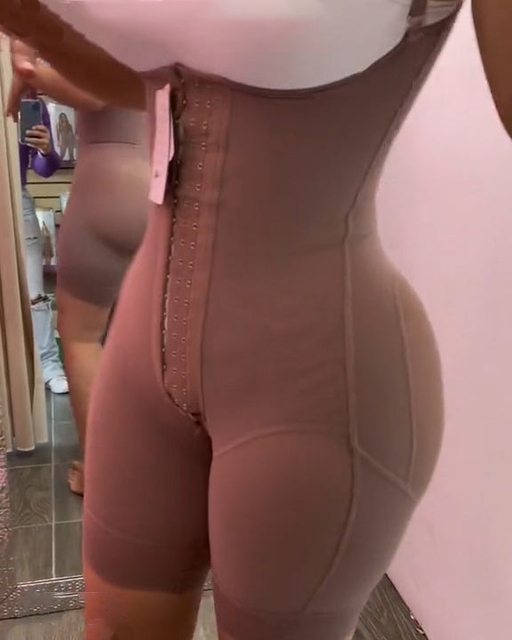 Fajas con tirantes finos ajustables y ganchos