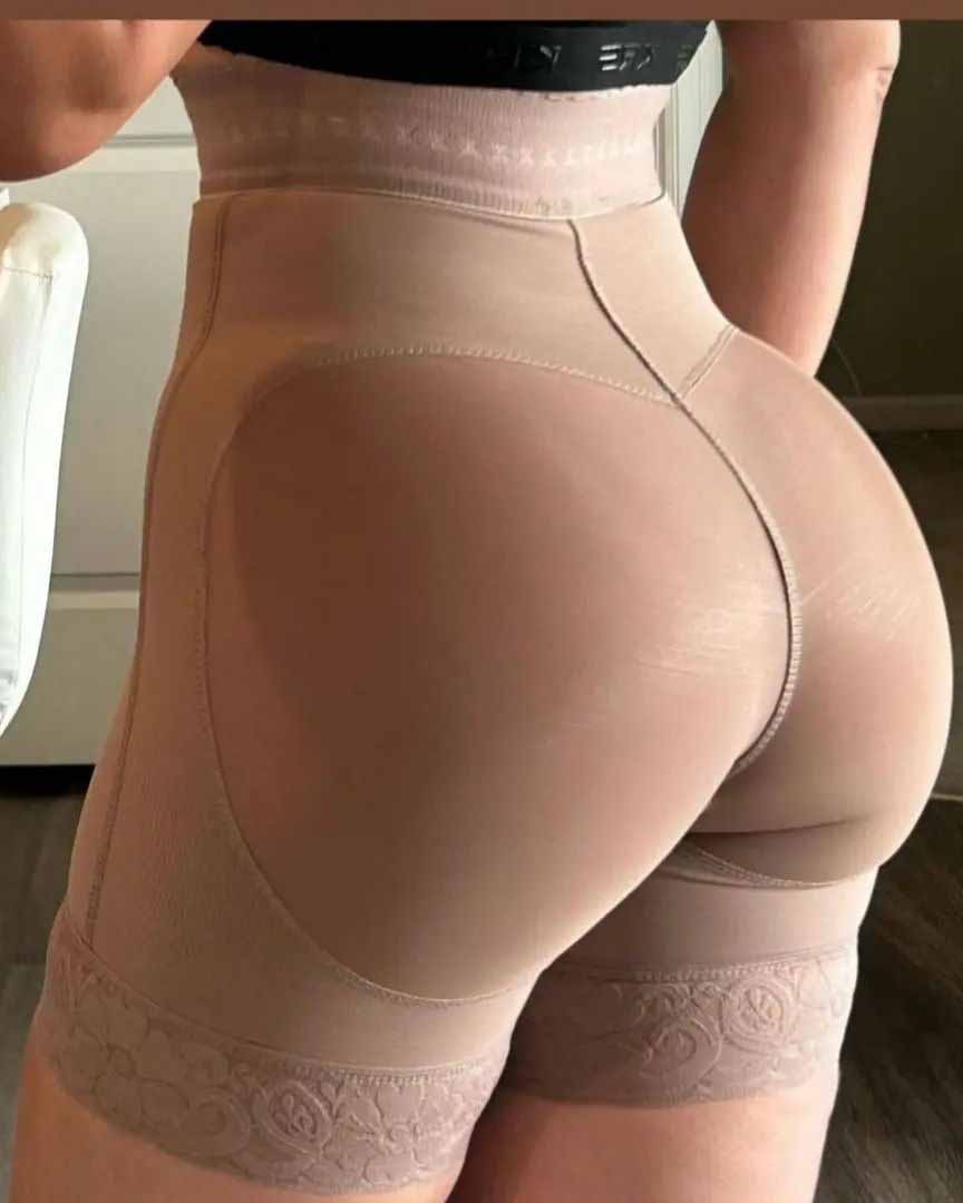 Pantalón Corto Levanta Cola Reloj De Arena Con Nalgas Anchas
