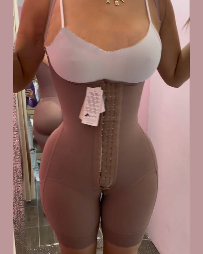 Fajas con tirantes finos ajustables y ganchos