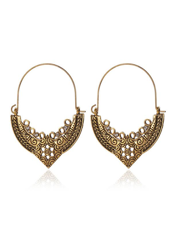 Pendientes huecos de amor con patrón vintage