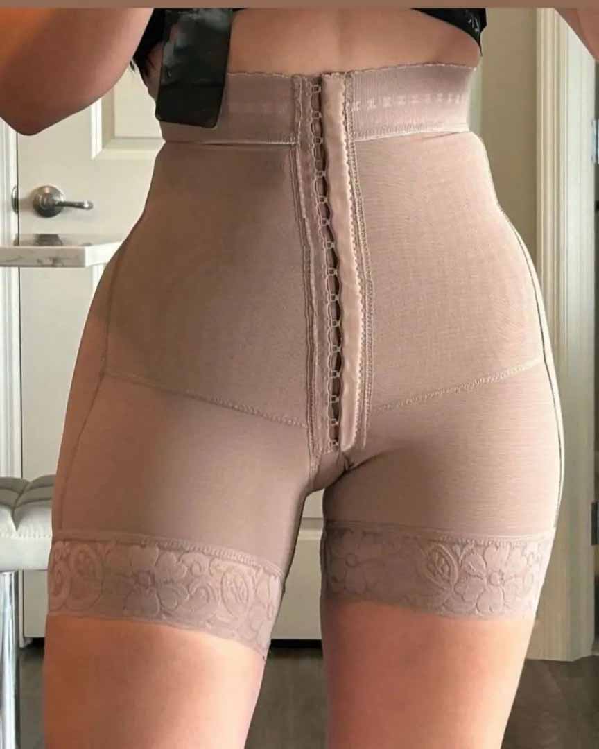 Pantalón Corto Levanta Cola Reloj De Arena Con Nalgas Anchas