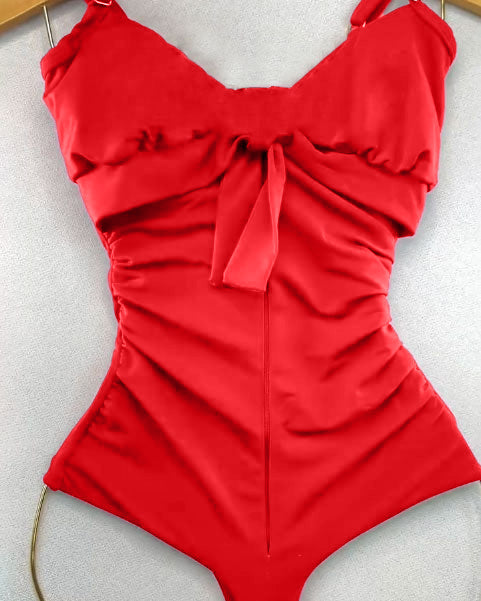 Traje de baño de una pieza triangular con control de barriga y levantamiento de cadera