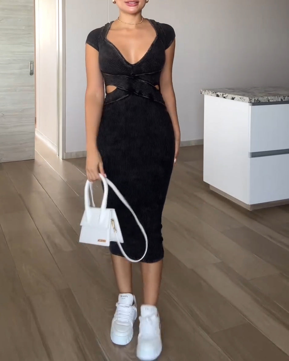 Vestido con aberturas y banda cruzada