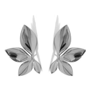 Pendientes de hojas y flores brillantes