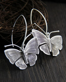 Pendientes de mariposa simples retro