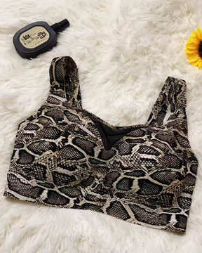 Los brasieres de gelatina sin aros y anti-flacidez pueden sujetar el tejido mamario lateral para el Día de San Valentín.